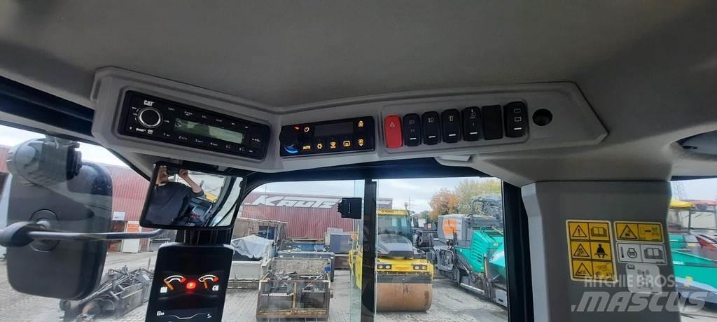 CAT 906 Utovarivači na točkove