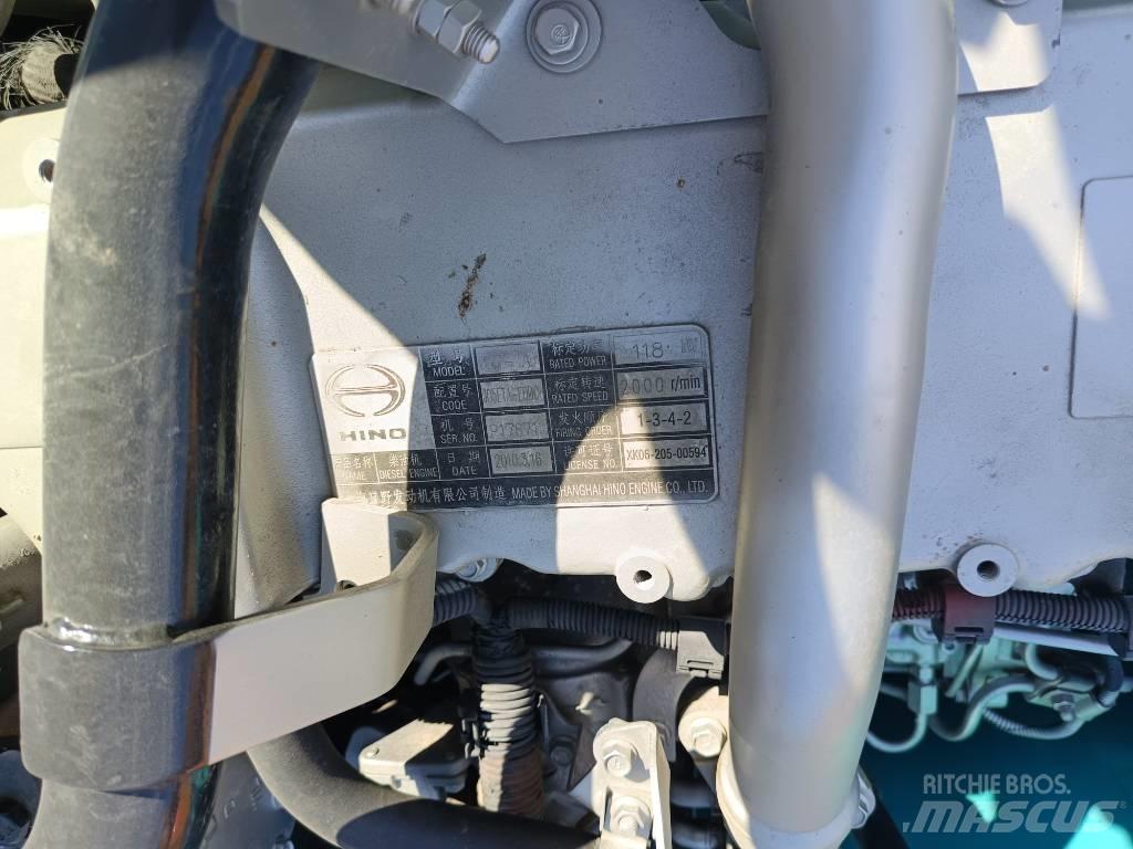 Kobelco SK200D Bageri guseničari