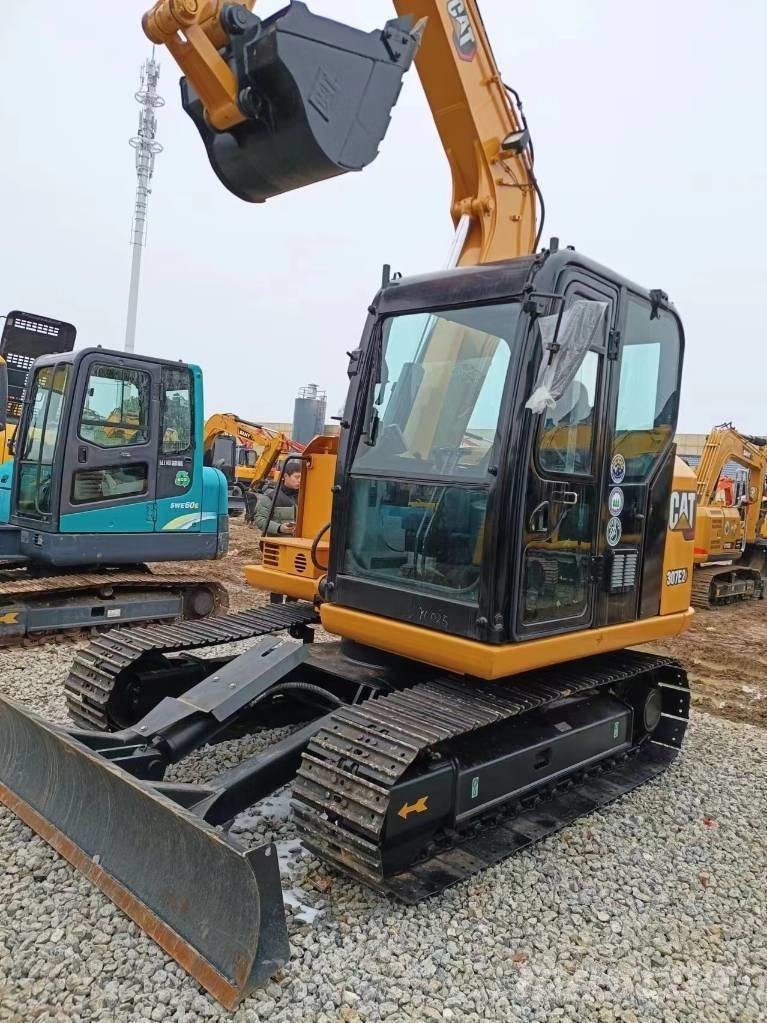 CAT 307 Bageri guseničari