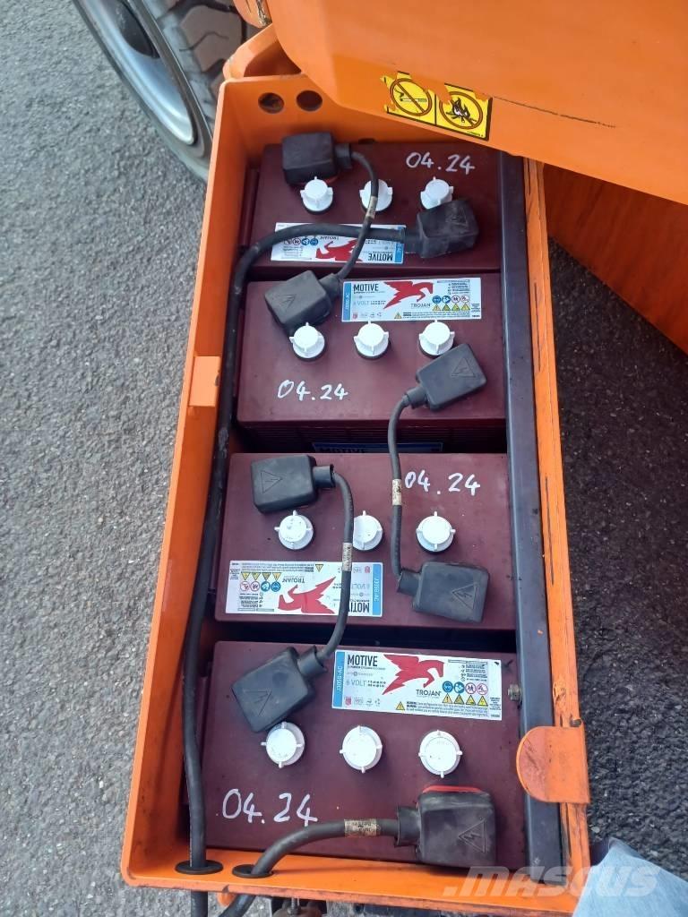 JLG E 300 AJP Zglobne podizne platforme