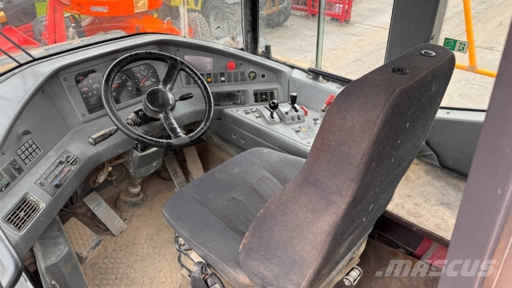 Volvo A 25 D Zglobni damperi