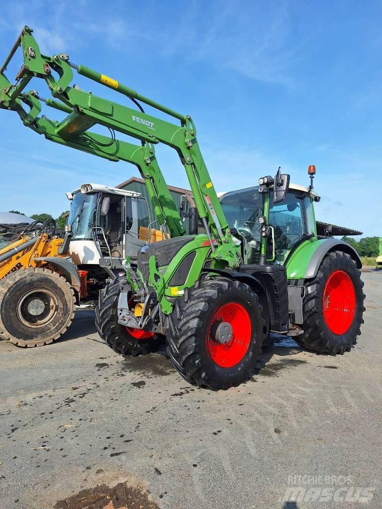 Fendt 718 Vario Traktori