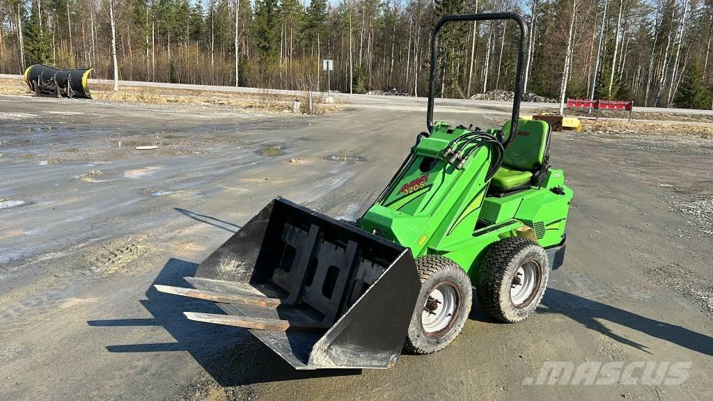 Avant 320 S Višenamenski utovarivači