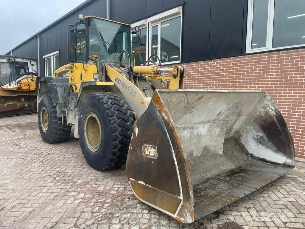 Komatsu WA250-5 Utovarivači na točkove