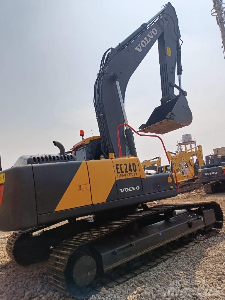 Volvo EC 240 Bageri guseničari