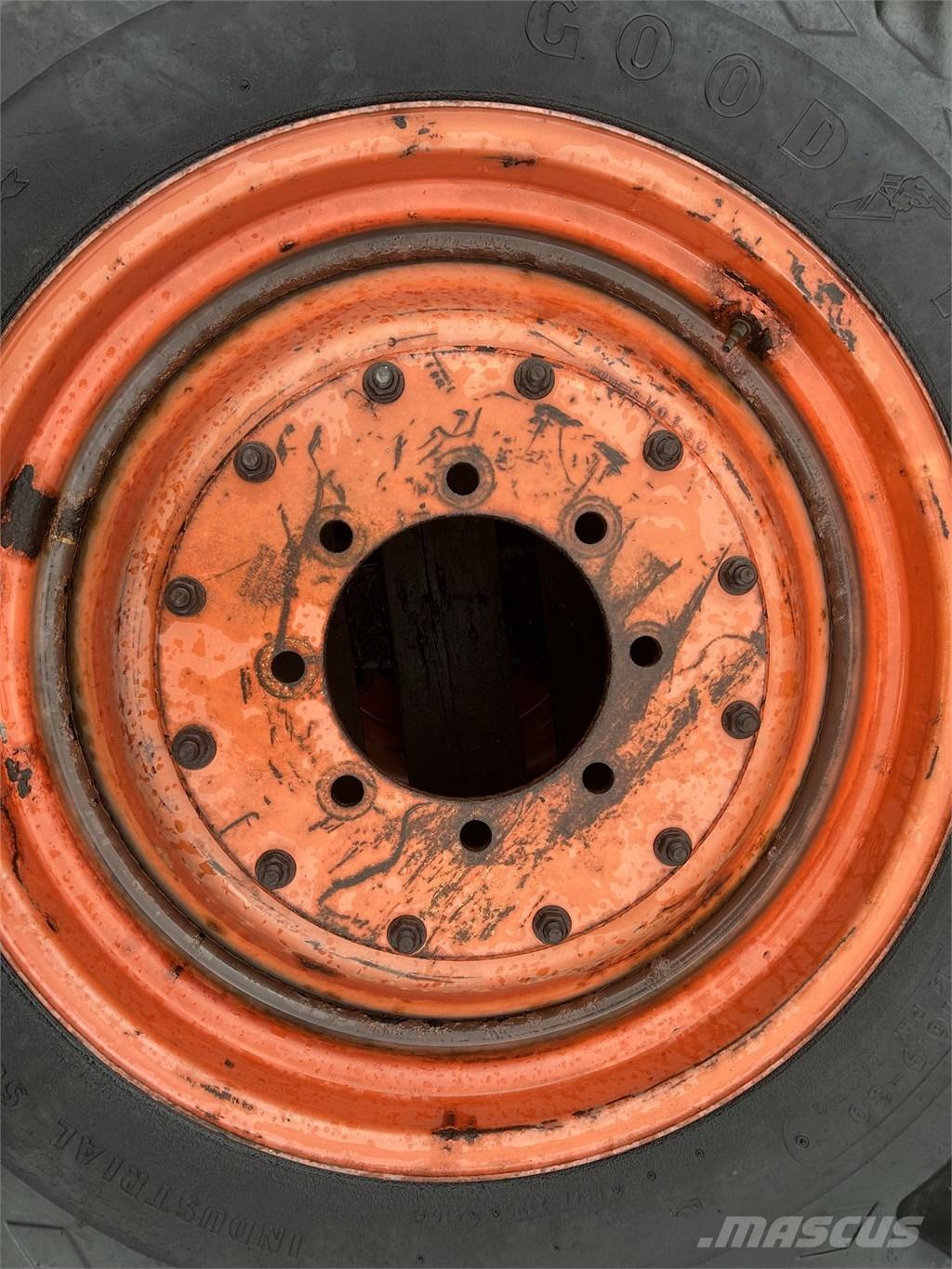 Goodyear 16,9-30 Gume, točkovi i felne