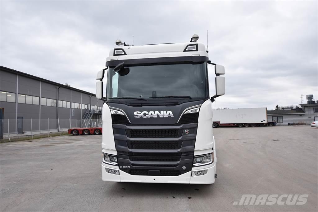 Scania R590 8X4 Rol kiper kamioni sa kukom za podizanje tereta