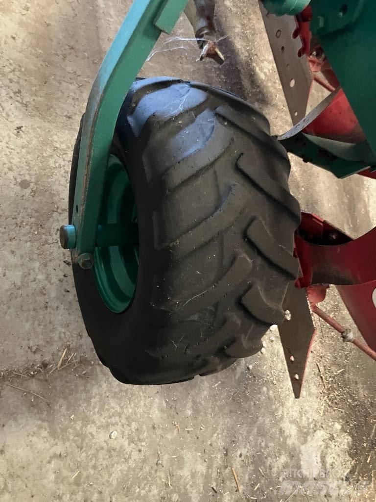 Kverneland PW100 Plugovi obrtači