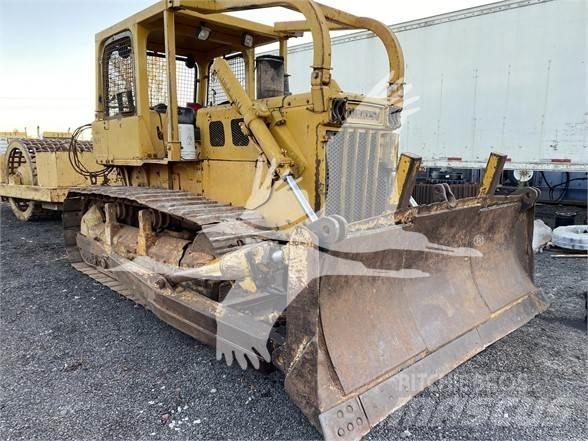 Komatsu D65E-6 Buldožeri guseničari