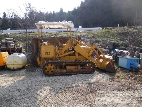 Komatsu D20S-3 Buldožeri guseničari