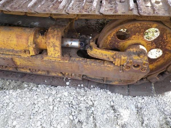Komatsu D20S-3 Buldožeri guseničari