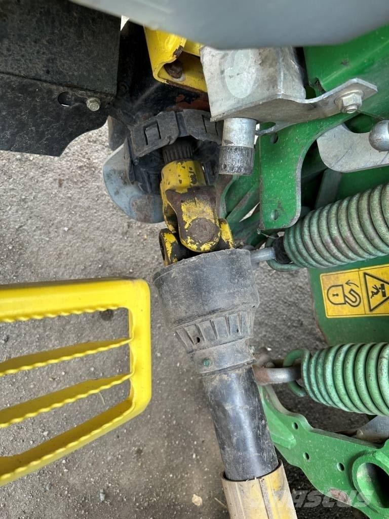 John Deere 8600 Mašine za stočnu hranu sa sopstvenim pogonom