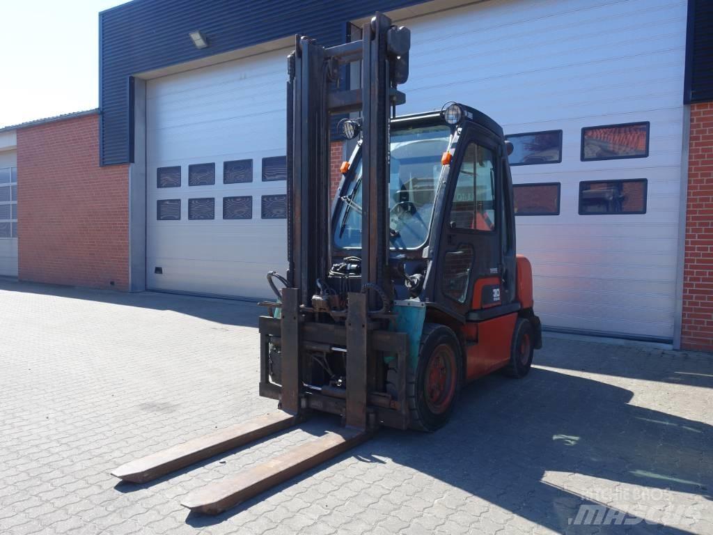 Nissan FGD 02A30Q Dizelski viljuškari
