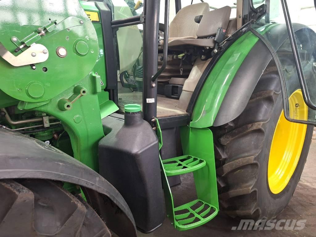 John Deere 5115 M Traktori