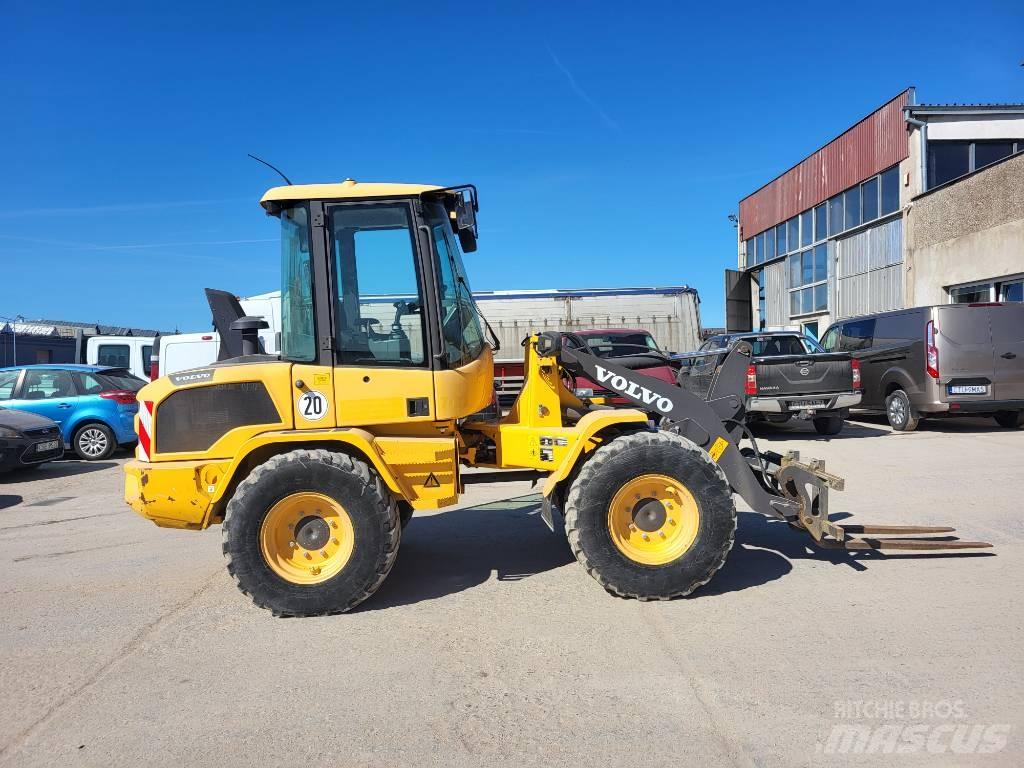 Volvo L 30 G Utovarivači na točkove