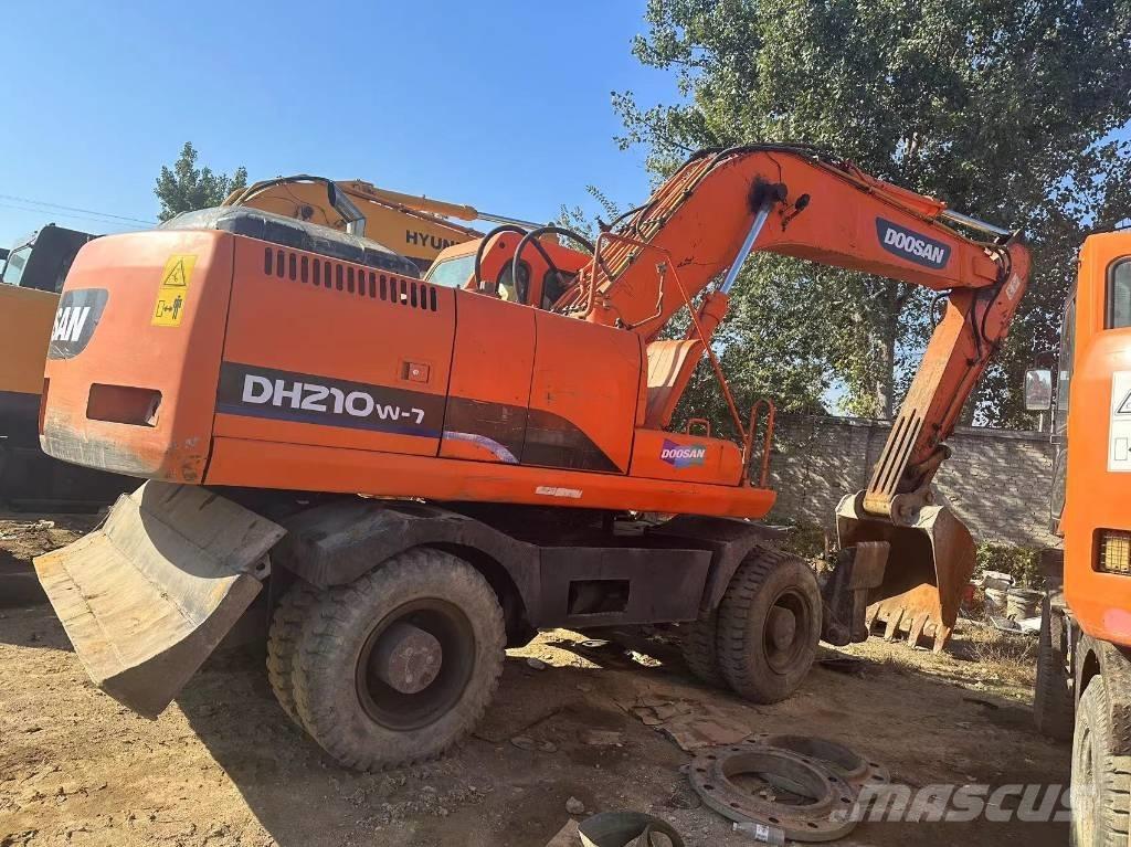 Doosan DH210w Bageri točkaši