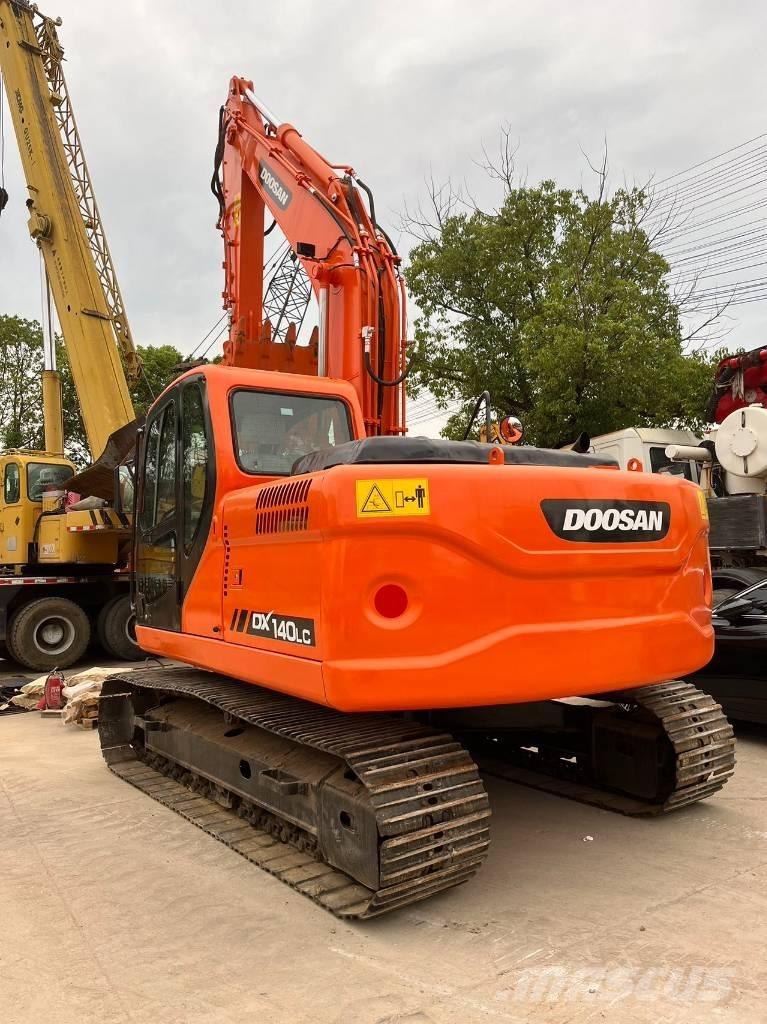 Doosan DX 140 LC Bageri guseničari