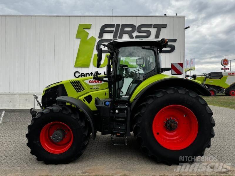 CLAAS AXION 870 Traktori