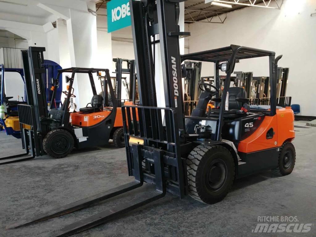 Doosan D45 SC-5 Dizelski viljuškari