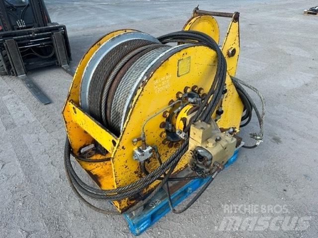 Bauer used winch Rezervni delovi i oprema za bušenje
