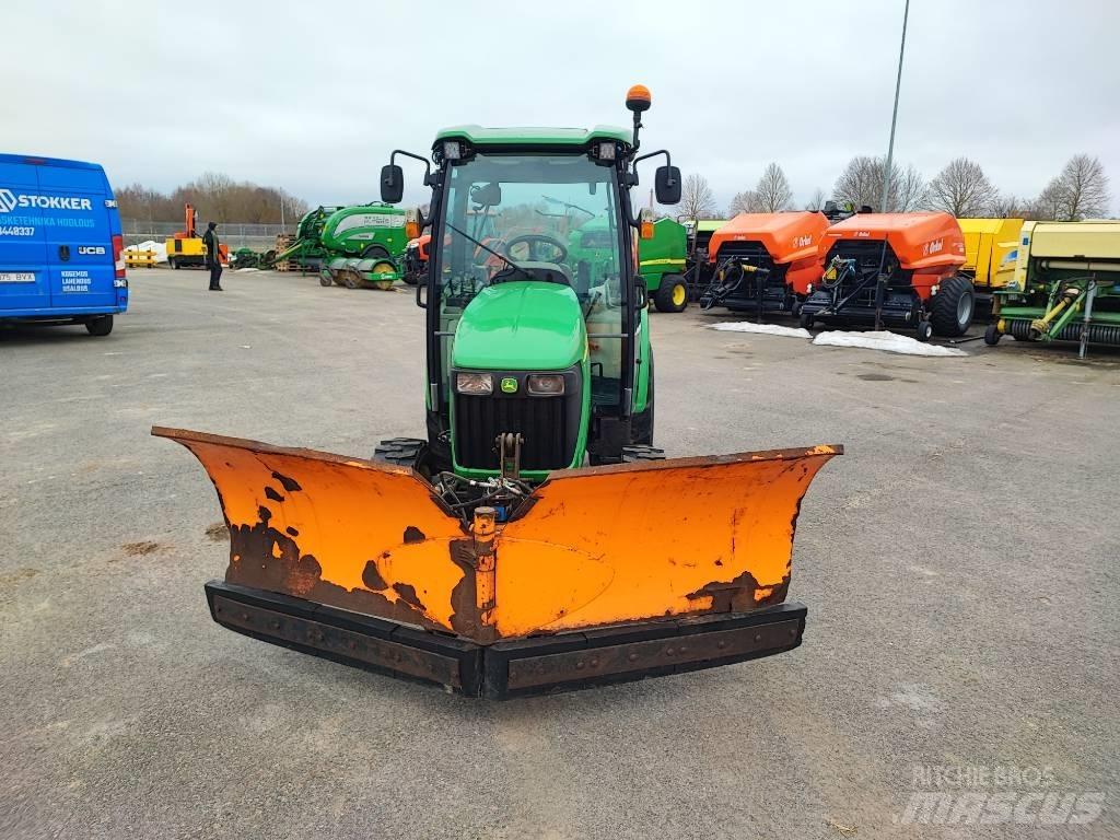 John Deere 3720 Manji traktori
