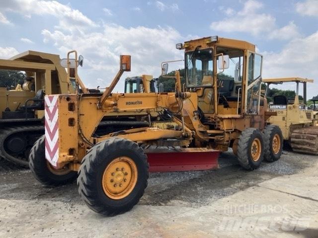 Komatsu GD 405 A-2 Grejderi