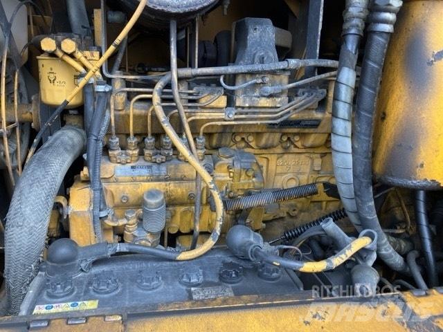 Komatsu GD 405 A-2 Grejderi