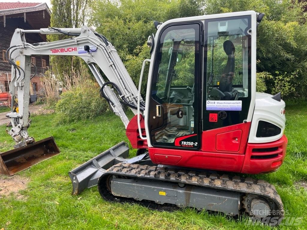 Takeuchi TB250-2 Mini bageri < 7t