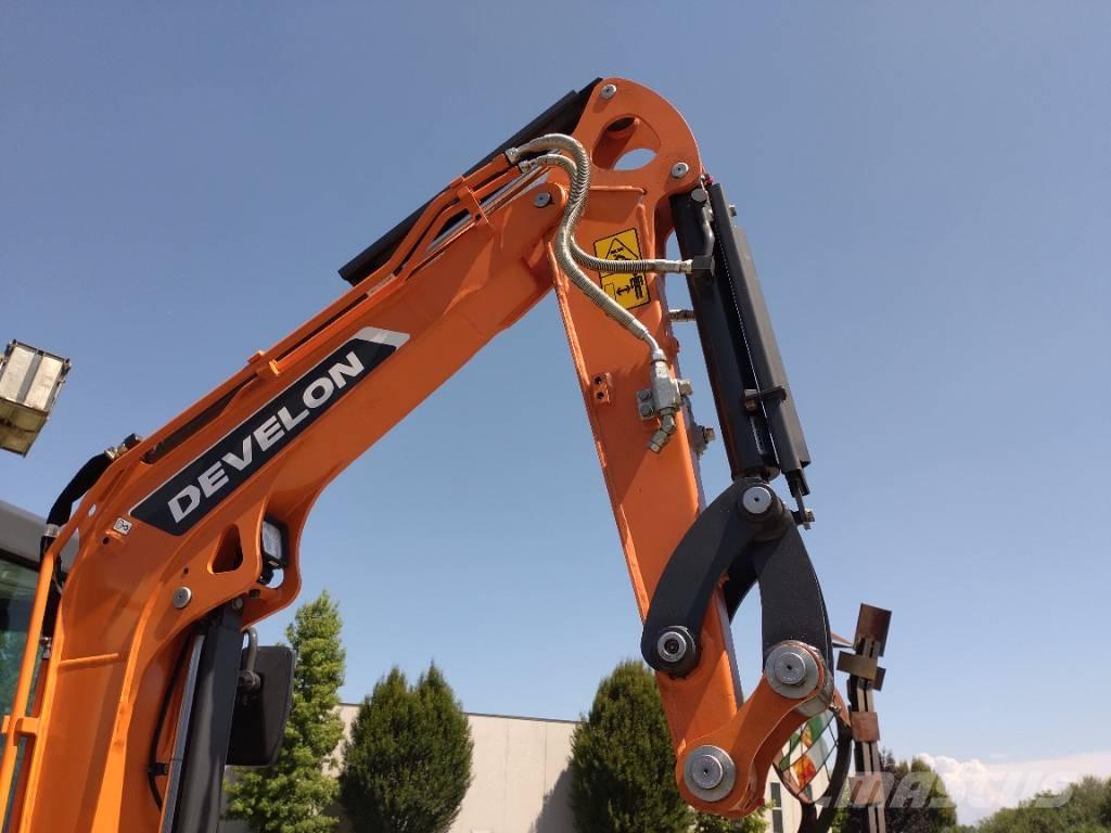 Develon DX 27 Z-7 Mini bageri < 7t