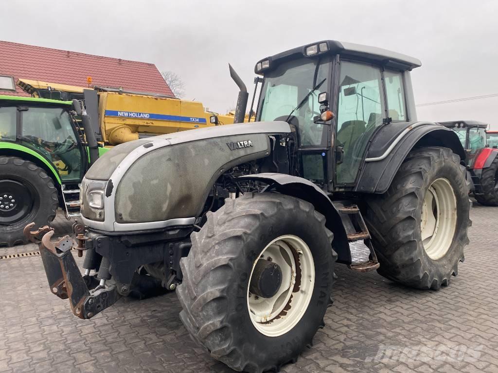 Valtra T 161 Traktori