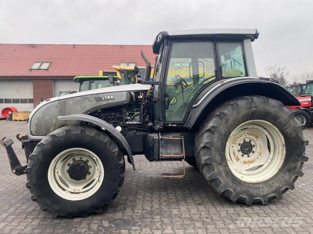 Valtra T 161 Traktori