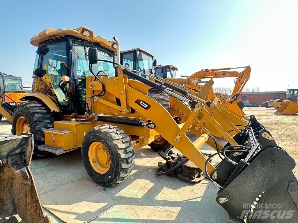 CAT 420F Utovarivači na točkove