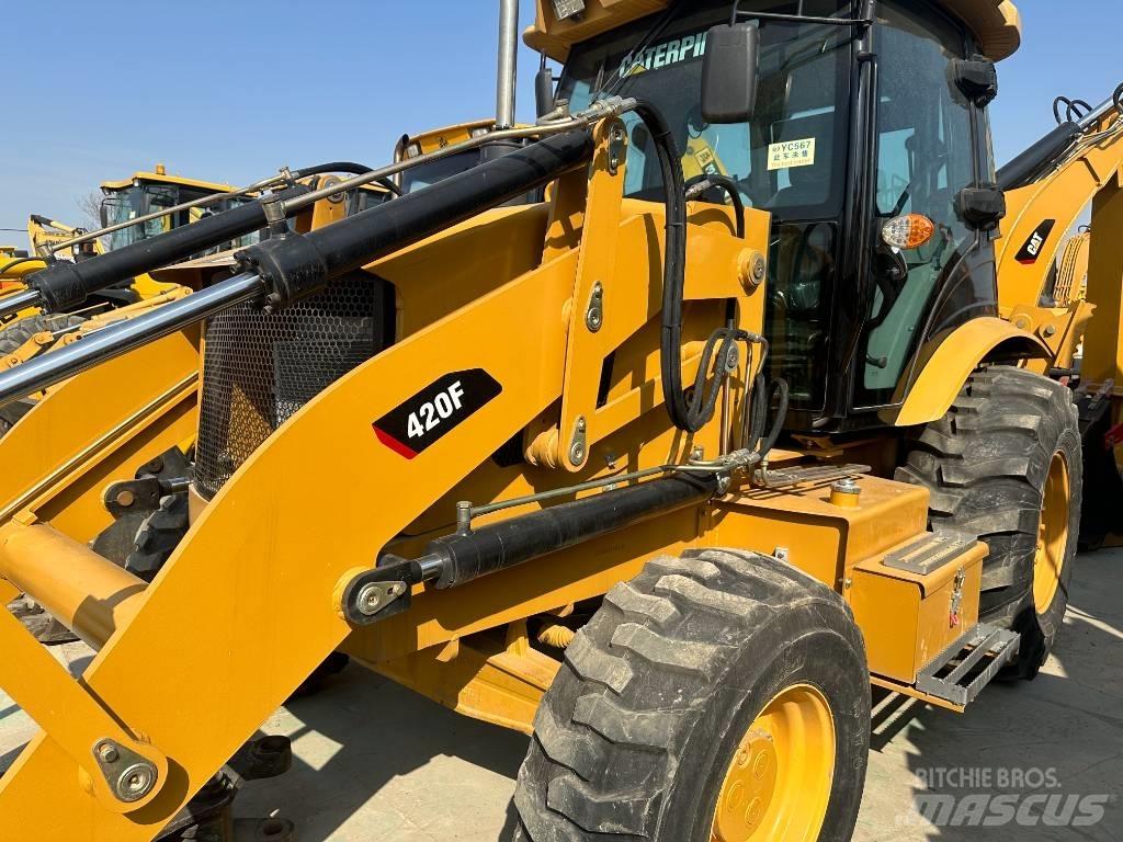 CAT 420F Utovarivači na točkove