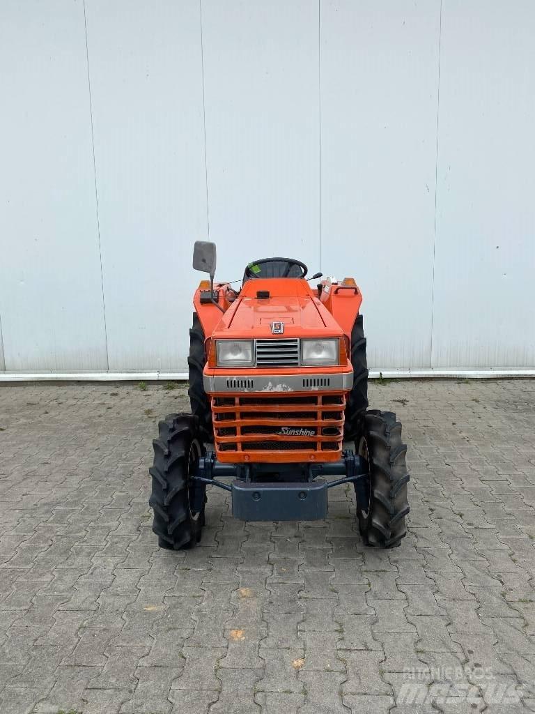 Kubota L1-225 Manji traktori