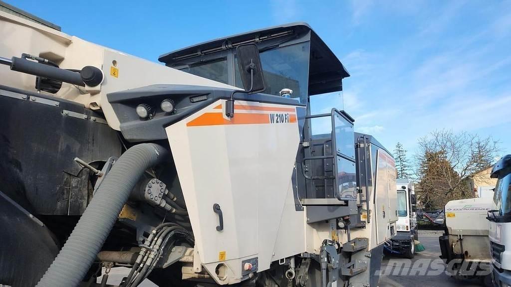 Wirtgen W210 FI Mašine za betonsku galanteriju