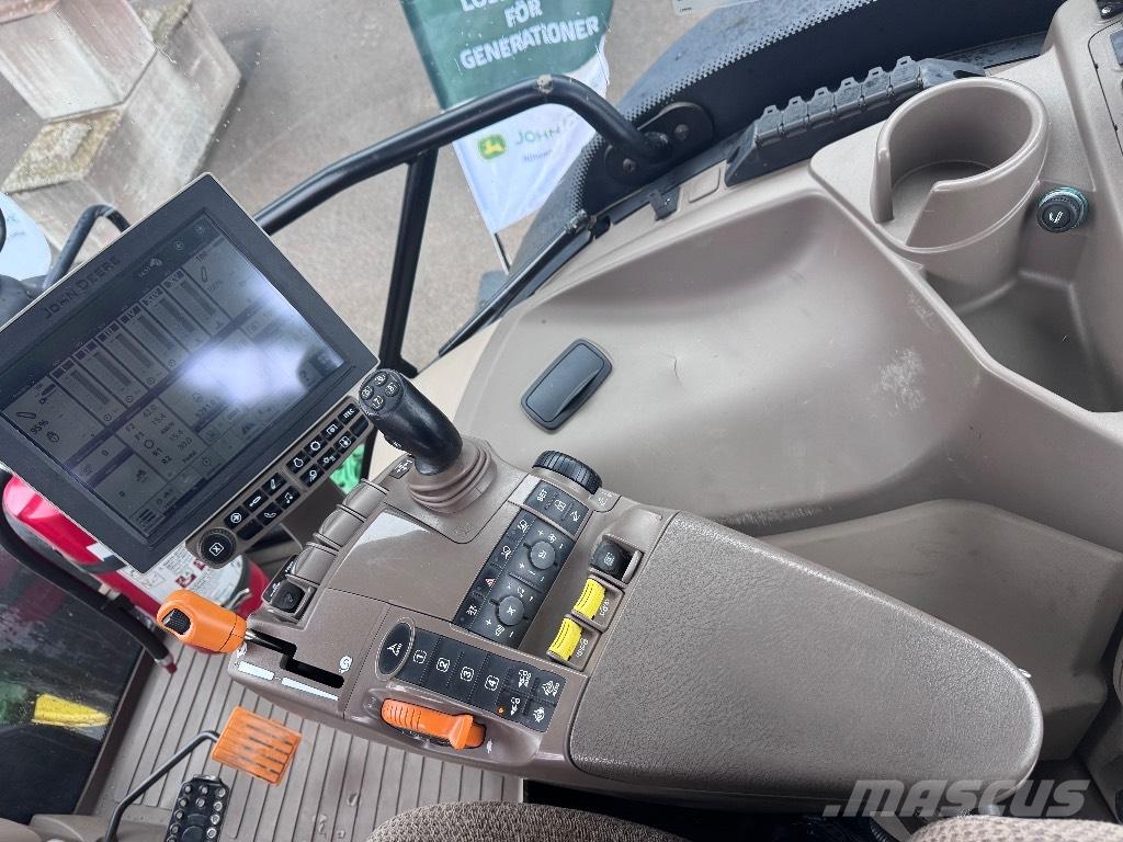 John Deere 6215 R Traktori