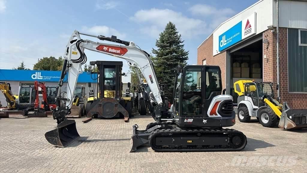 Bobcat E88 Polovni specijalni bageri