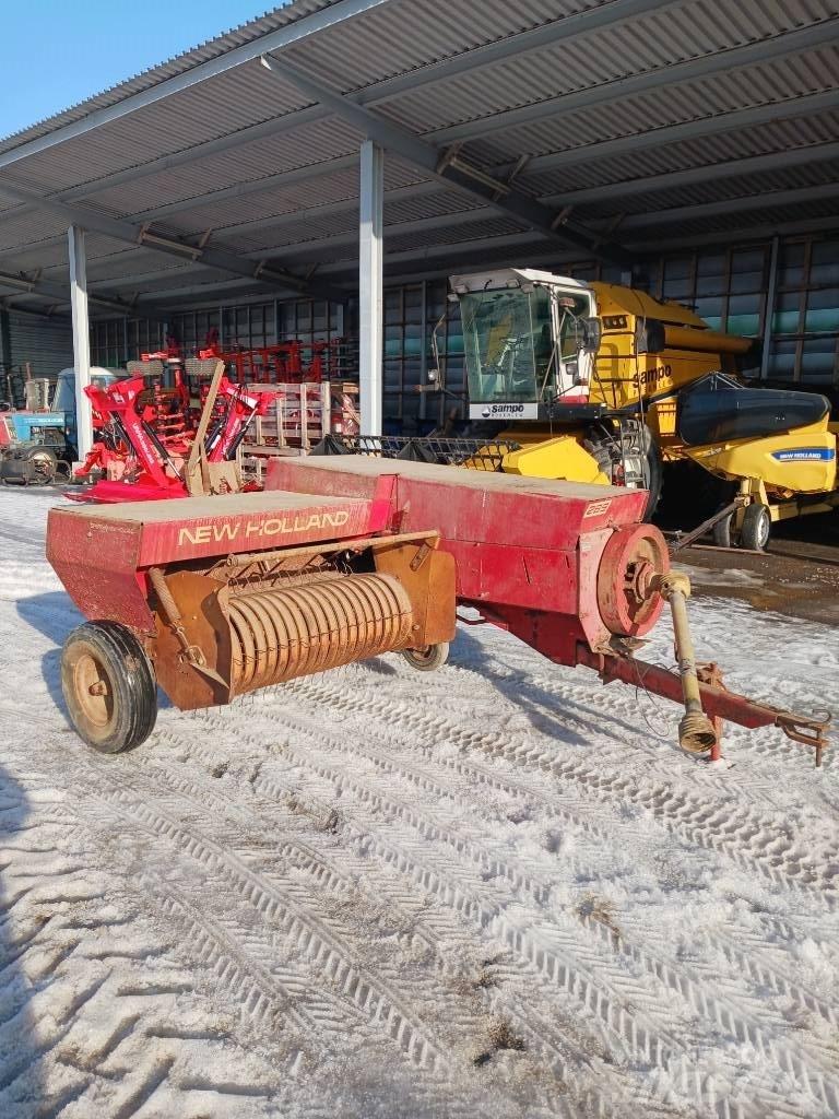 New Holland 265 Prese/balirke za četvrtaste bale