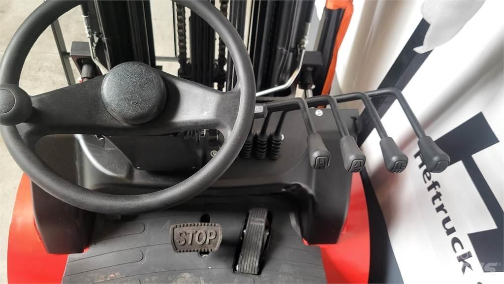  EFL303-B Električni viljuškari