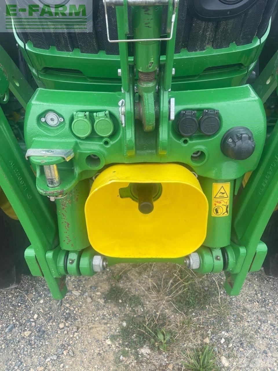 John Deere 6155R Traktori