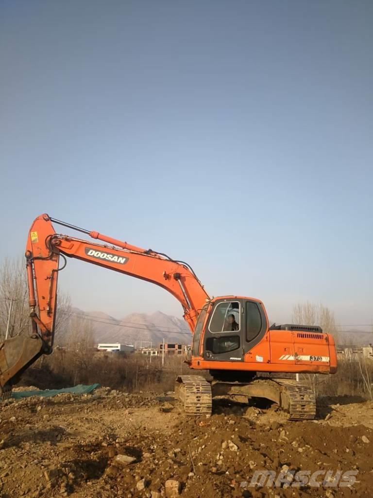 Doosan dx225 Bageri guseničari