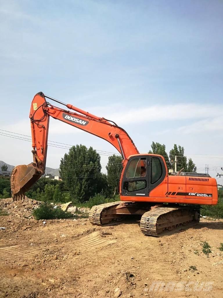 Doosan dx225 Bageri guseničari