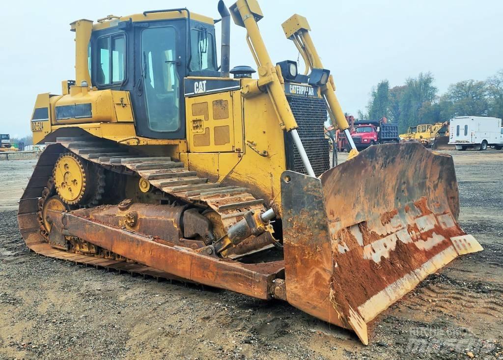 CAT D 6 R II Buldožeri guseničari