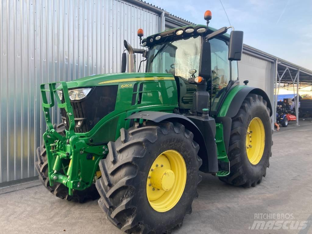 John Deere 6250 R Traktori