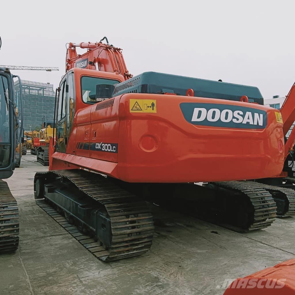 Doosan DX 300 LC Bageri guseničari