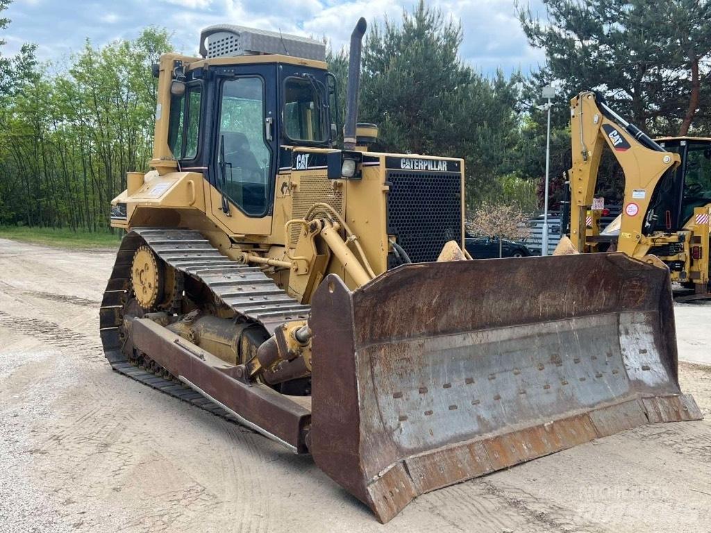 CAT D 6 M Buldožeri guseničari