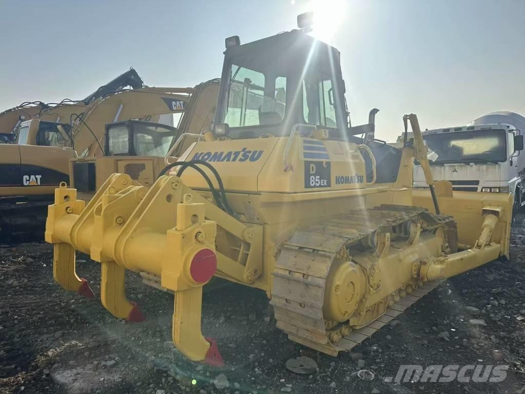 Komatsu D 85 E Buldožeri guseničari