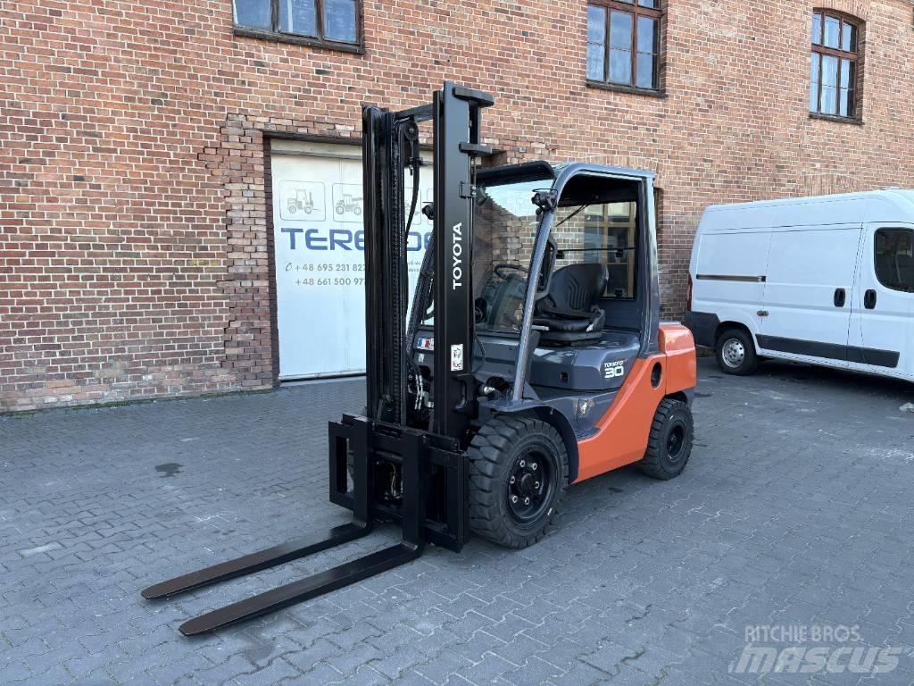 Toyota 06-8FDF30 Dizelski viljuškari