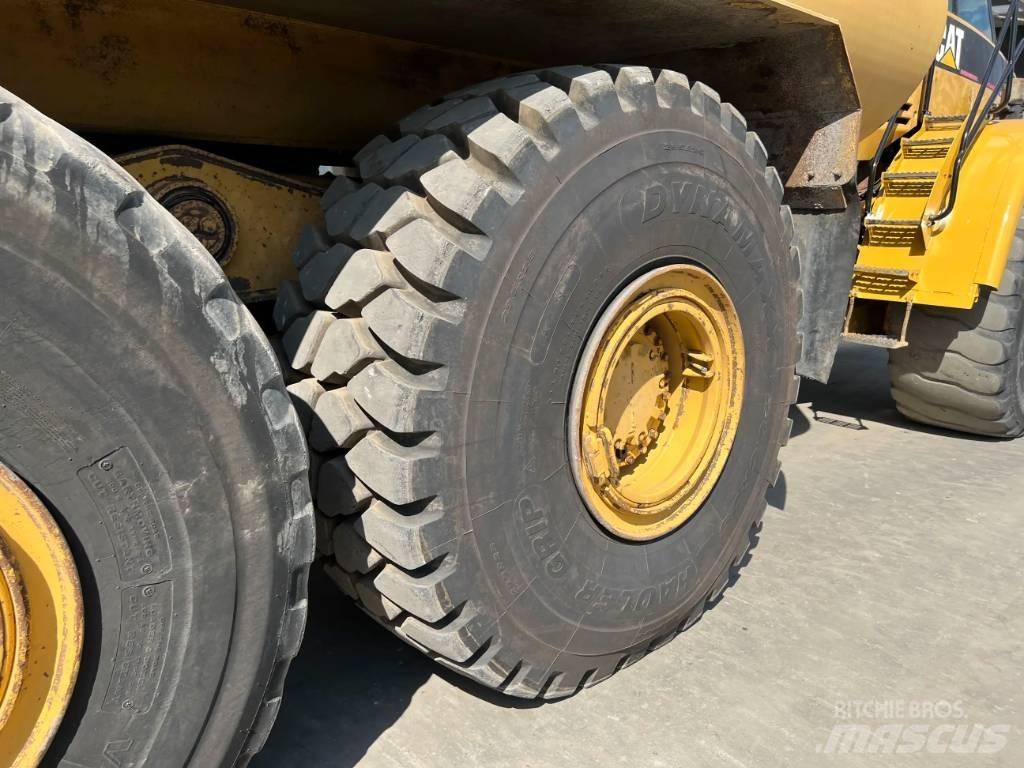 CAT 740 WATER TRUCK Kamioni za vodu