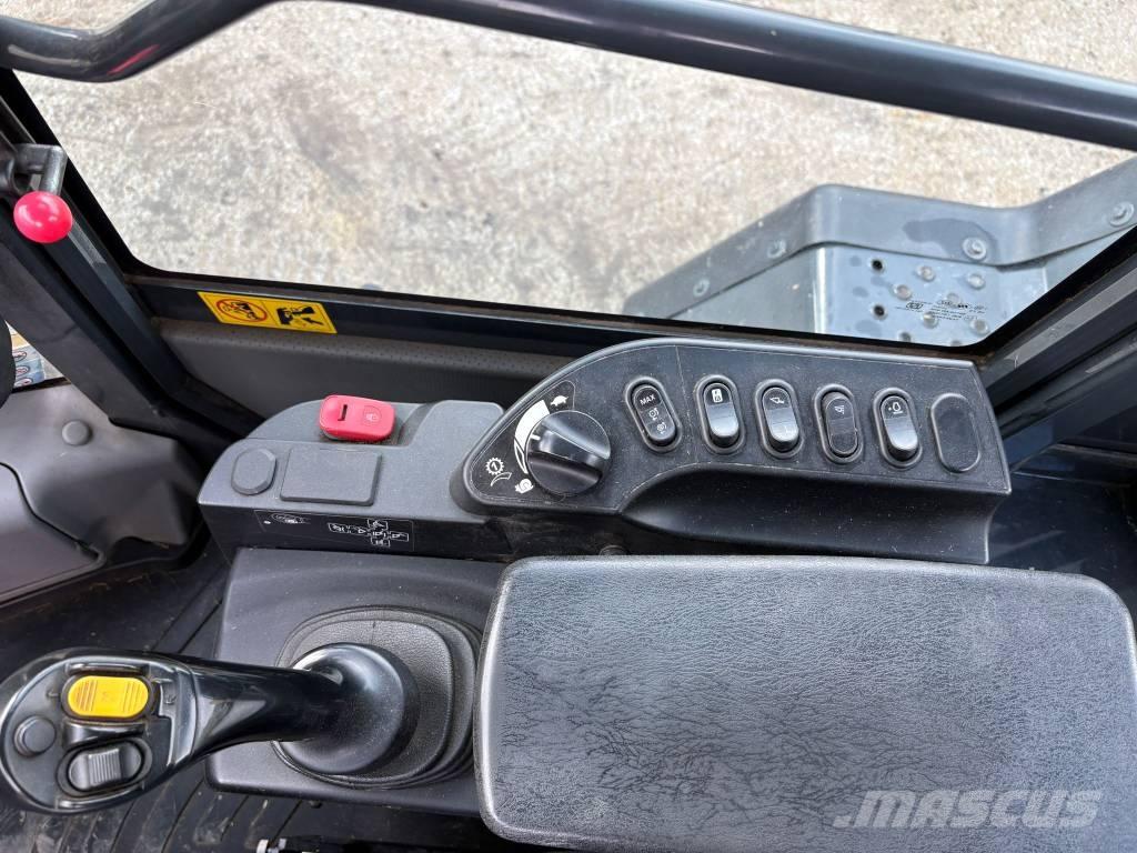 Komatsu WA320-8 Utovarivači na točkove